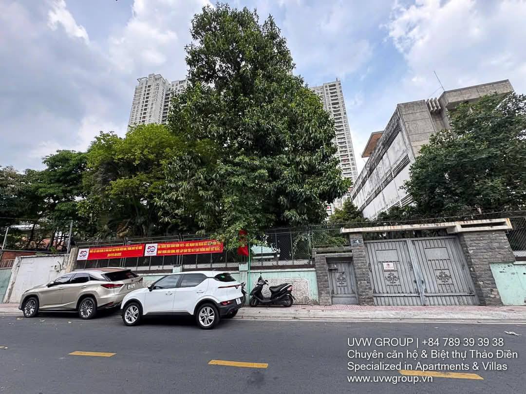 Legal Residential Land with 20m Front Road – 1,343m² | $19M