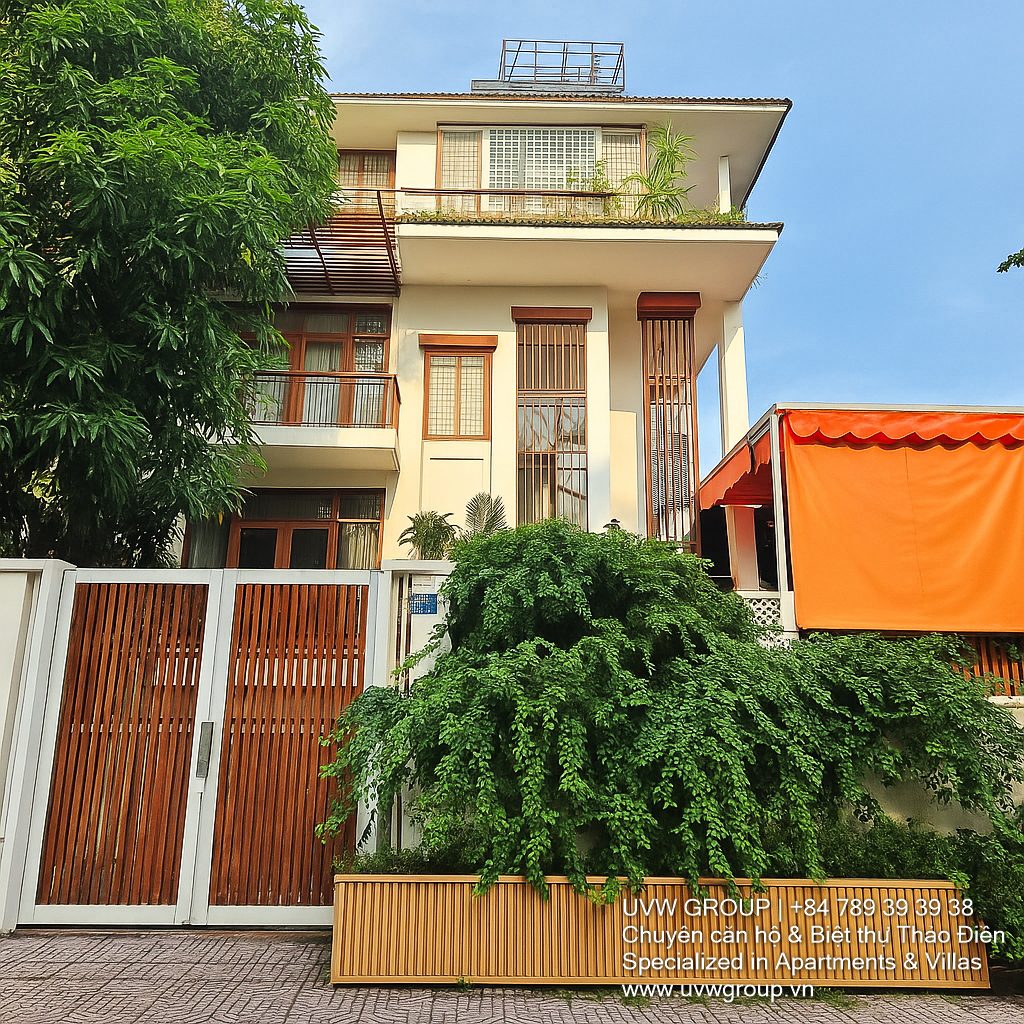 Short-Term Luxury Villa for Rent Near RMIT, District 7 | 5BR | Indoor Pool