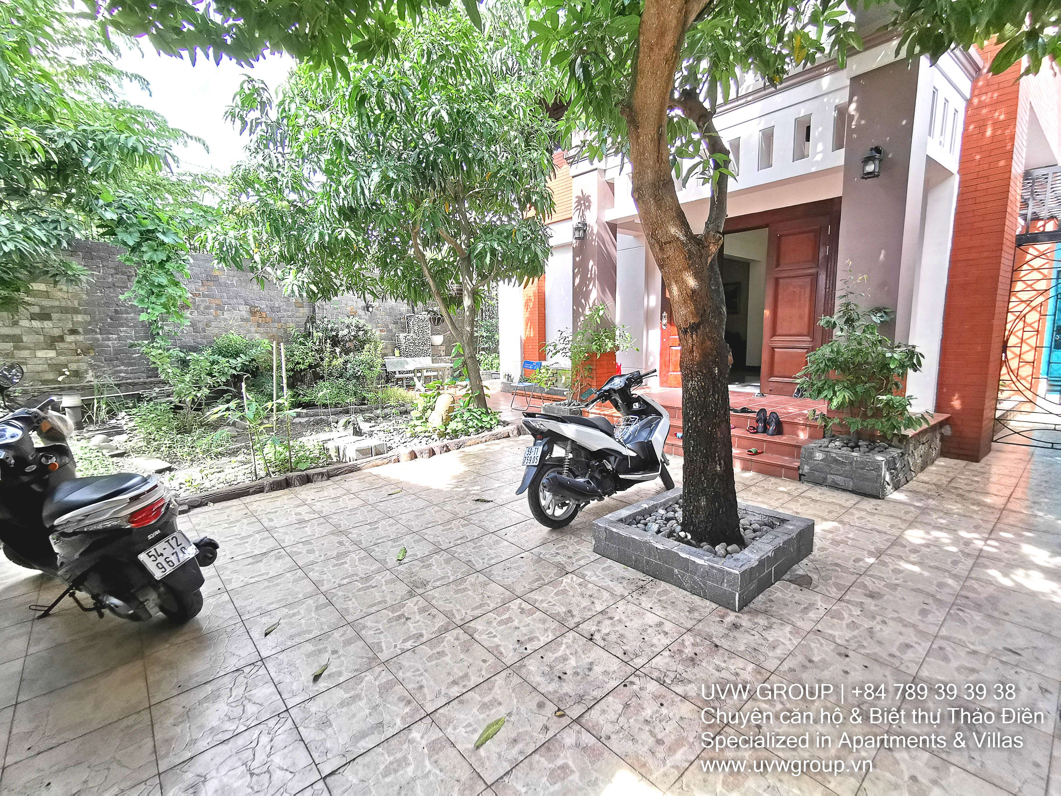 Nhà cho thuê tại Thảo Điền | 3PN | 160m² | Nội thất cơ bản | $1,800